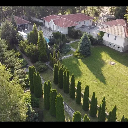 Villa Garden Club