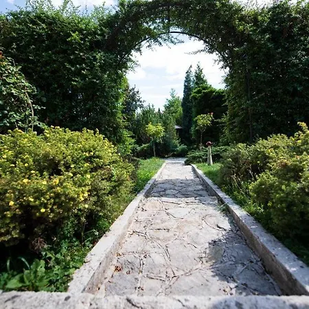 Garden Club Villa *