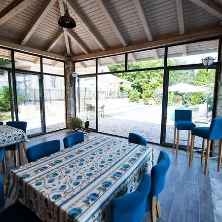 Villa Garden Club *